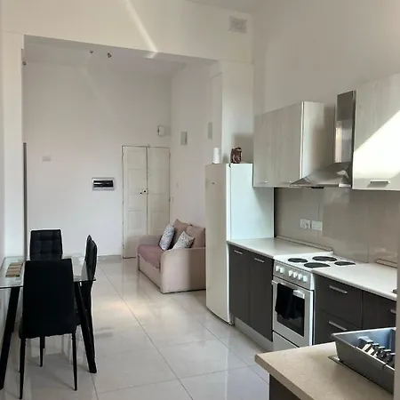 Homestay With Private Bathroom Sliema