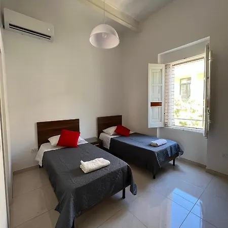 Проживание в семье With Private Bathroom *